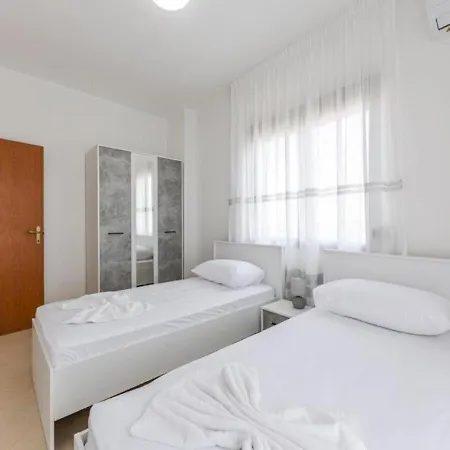 Apartment Billy S 4 Bdr By Ps