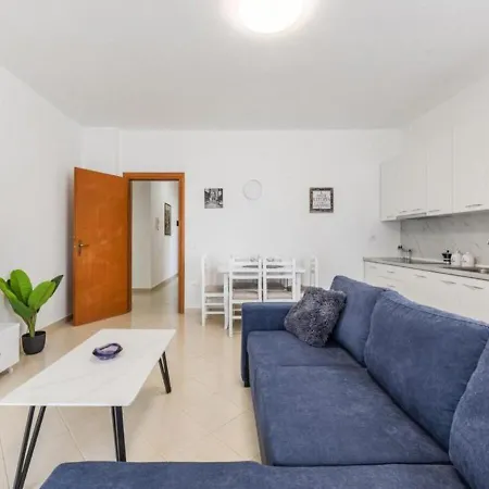 Apartamento Billy S 4 Bdr By Ps Durrës