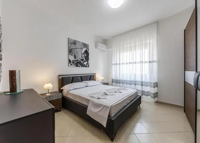 Billy S 4 Bdr By Ps Durres