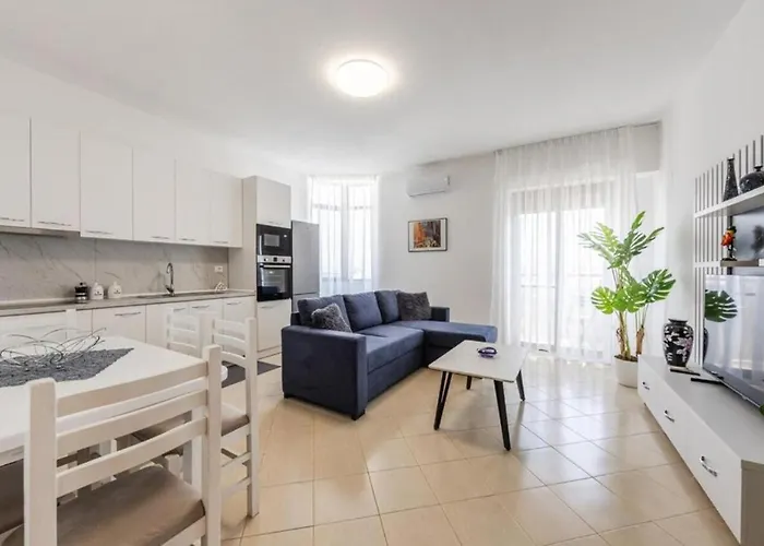 Billy S 4 Bdr By Ps Durrës