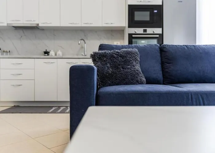 Billy S 4 Bdr By Ps Apartment *