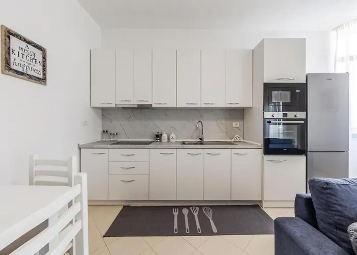 Billy S 4 Bdr By Ps *