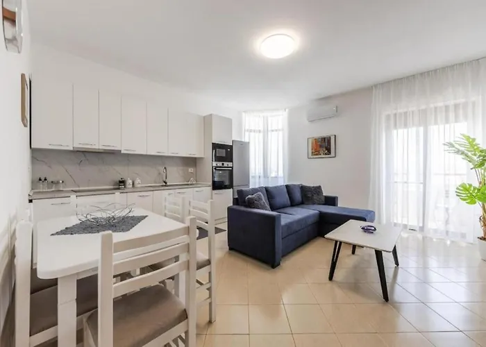 Billy S 4 Bdr By Ps Apartment Durres